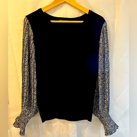 Adrianna Papell Sweaters - Adrianna Papell Black Sheer puffed sweater ~ Size S